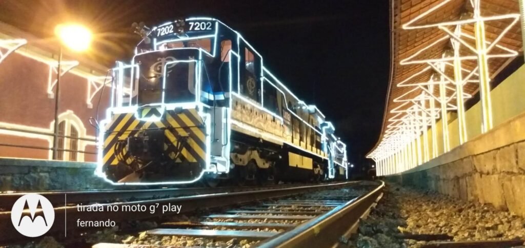 Passeio de trem noturno traz iluminação e magia do Natal 2 WhatsApp Image 2022 12 19 at 10.27.19